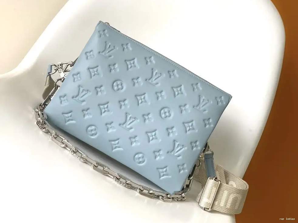 Cheap LOUIS VUITTON COUSSIN PM-26*20*12cm 0601